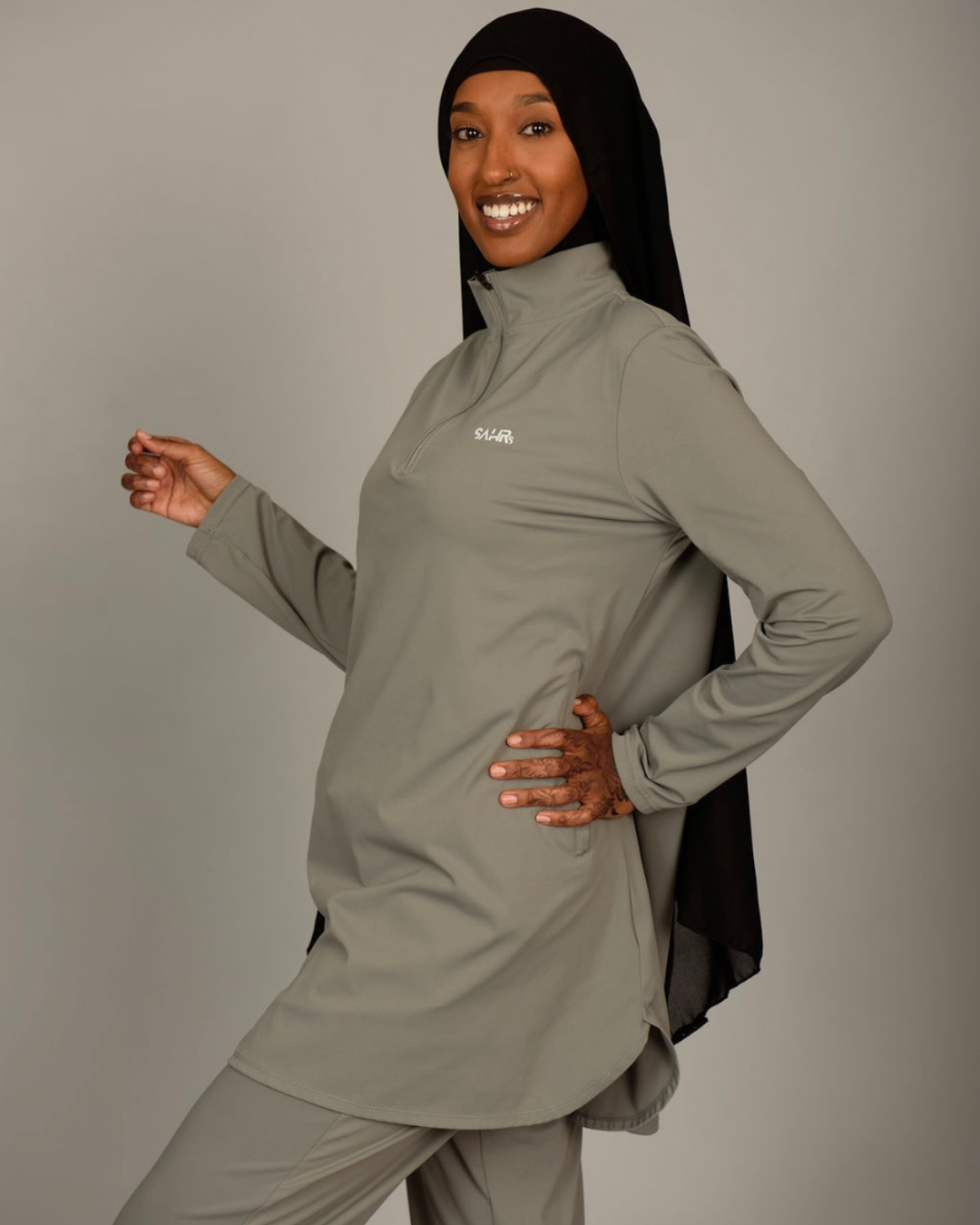 Performance Quarter Zip Loose Top – Gray